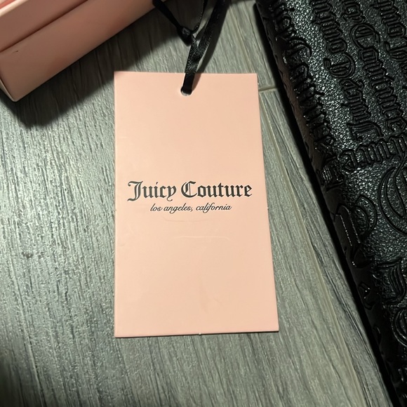 Juicy Couture wallet/wristlet for women. New with tags - Picture 5 of 10